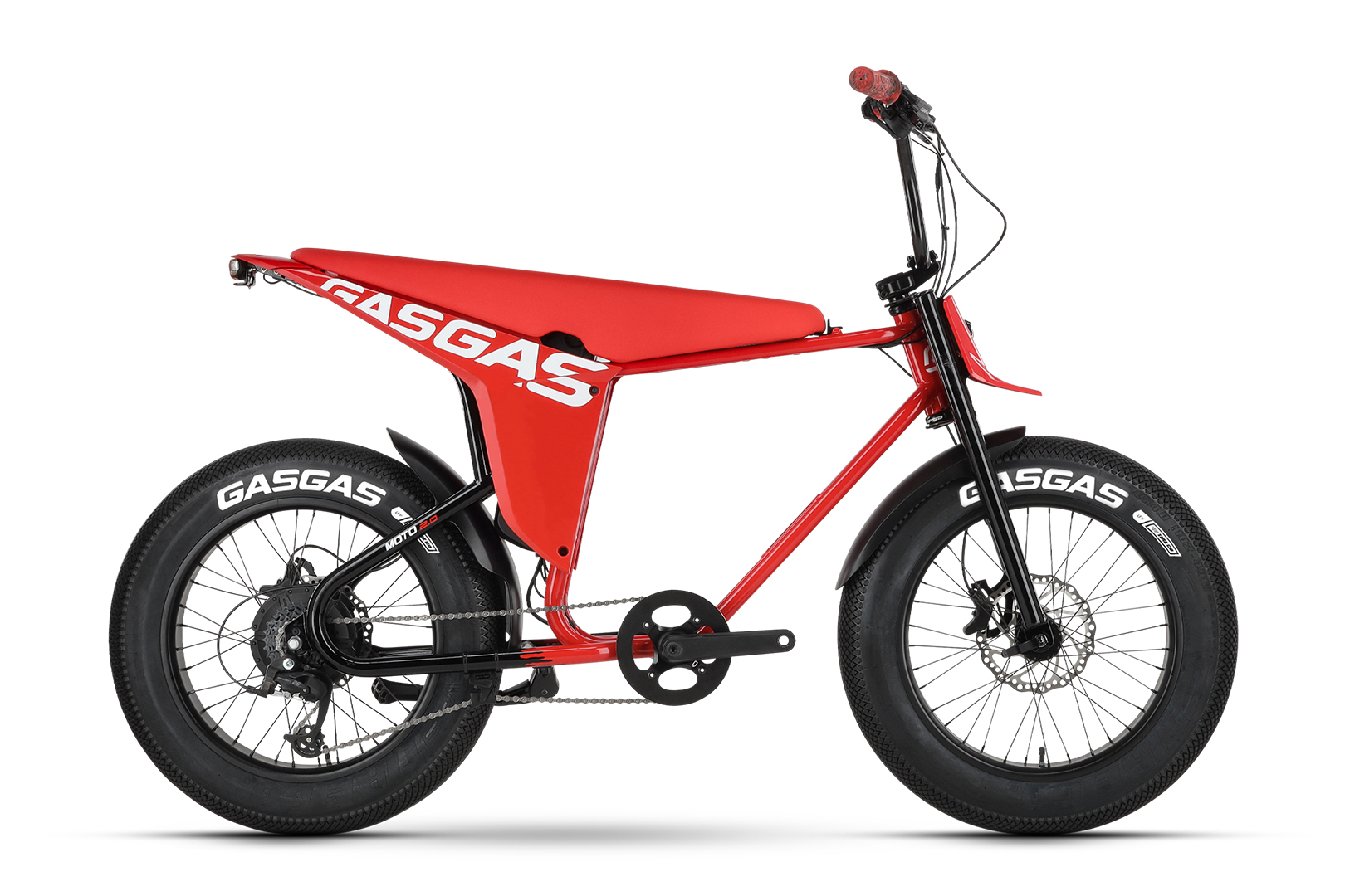 PHO_BIKE_90_RE_GAS-24-MOTO-2_SALL_AEPI_V4
